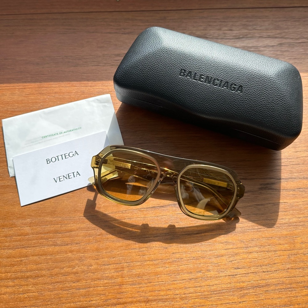 RARE Bottega Veneta Caravan Sunglasses with Amber Tint